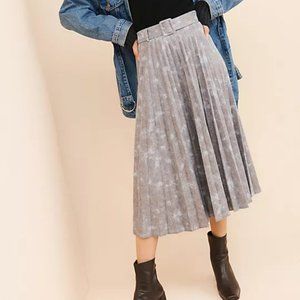 NWOT Anthropologie Moon River Light Blue and Brown Pleated High Waist Midi Skirt